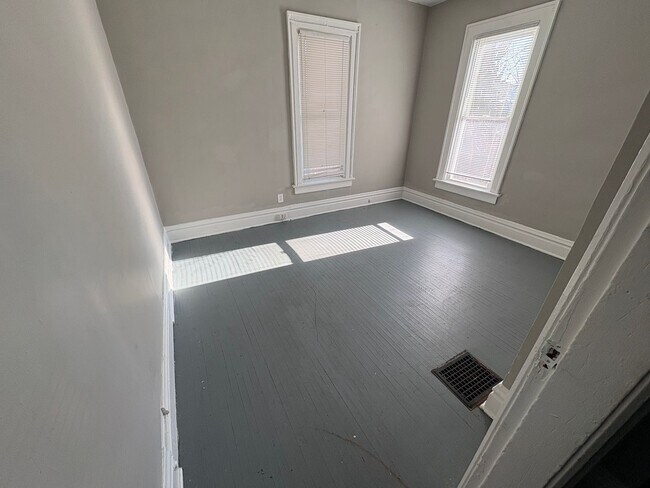 Foto del edificio - 1473-1475 Hildreth Avenue