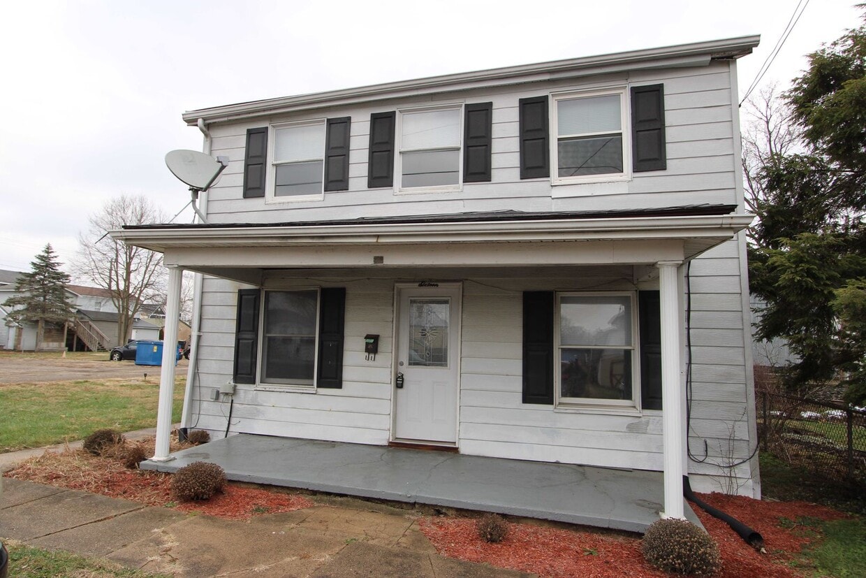 2 Bedroom 1 Bathroom plus bonus room Single Family House - 2 Bedroom 1 Bathroom plus bonus room Single Family House