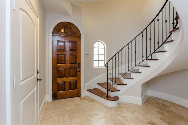 Foto del edificio - 4710 Oakshire Dr