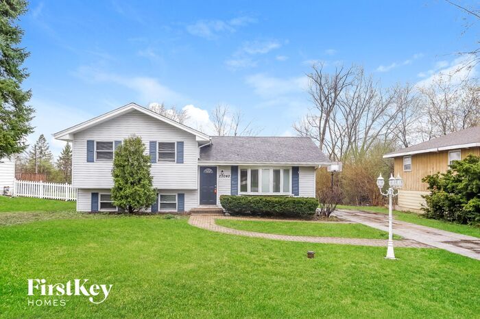 Foto principal - 27W040 Hickory Ln