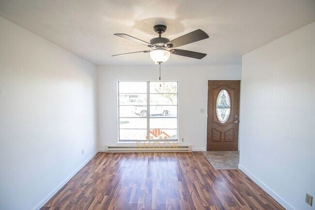 Foto del edificio - 3 BR HOME ON SOUTHSIDE