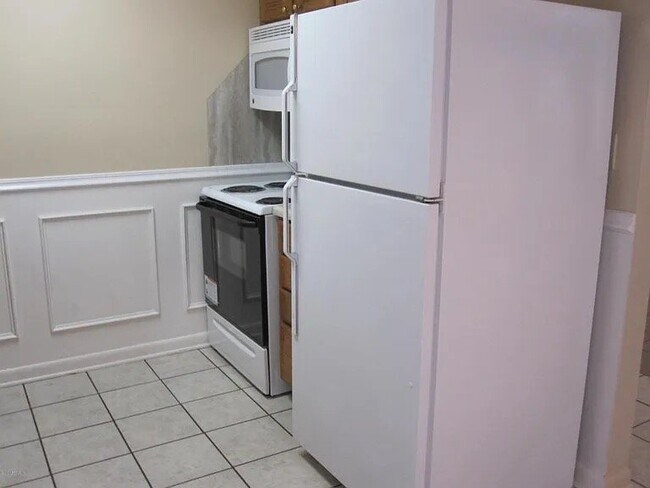 Foto del edificio - 434 Hayton Ave