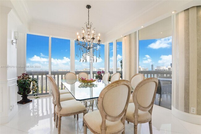 Foto del edificio - 1000 W Island Blvd