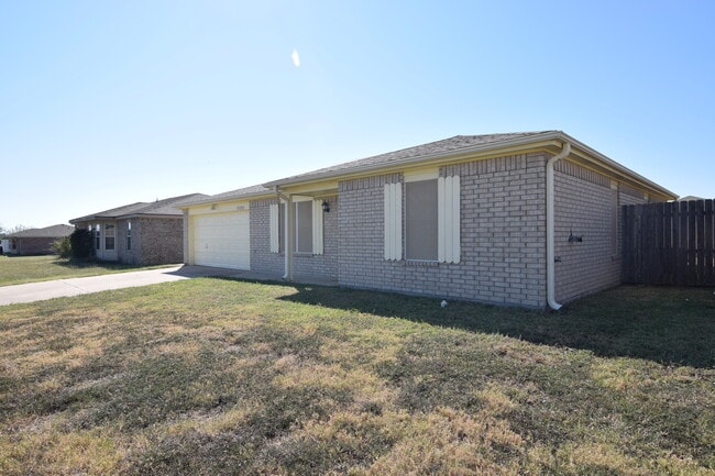 Building Photo - 4502 Janelle Dr