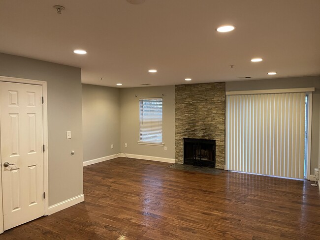 Building Photo - 4319 Apple Orchard Ln