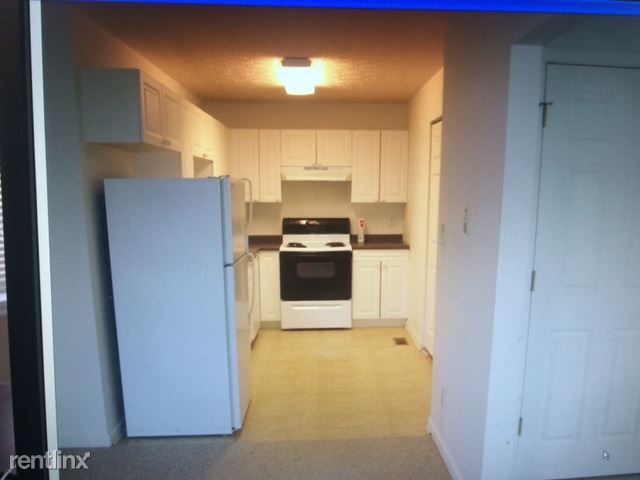 Foto del edificio - 2 br, 1 bath Townhome - 418-420 Westbridge...