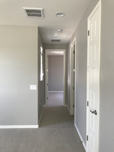 Foto del edificio - 9814 E Axle Ave