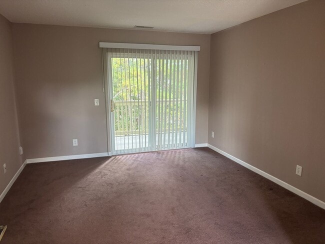 Building Photo - 2 BEDROOM 1 BATH CONDO AT MYRTLE GREENS 3rd FLOOR