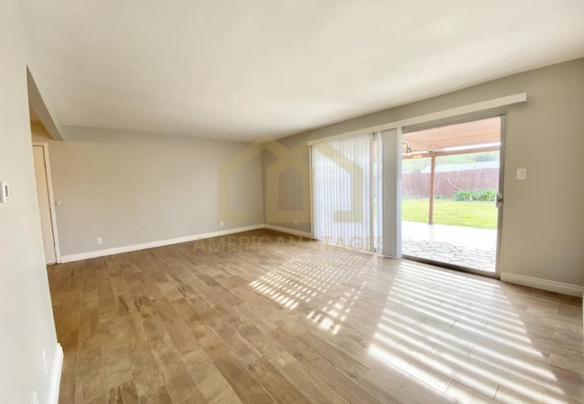 Building Photo - 3502 Hearst Dr