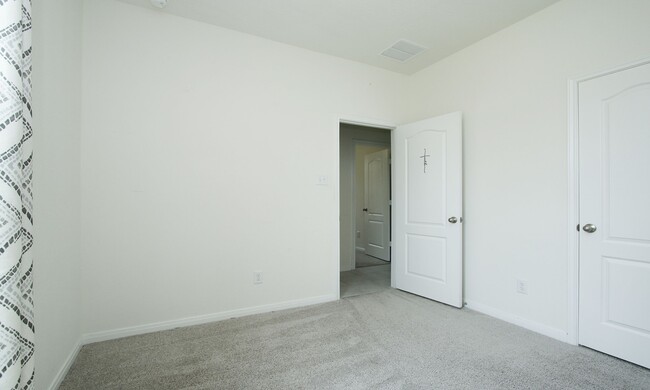 Building Photo - 7219 Bakersfield Ct