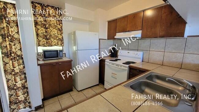 Foto del edificio - Tranquil 1 Bedroom Apartment Located in th...