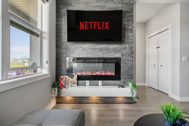 Building Photo - 850 Cornerstone Way NE