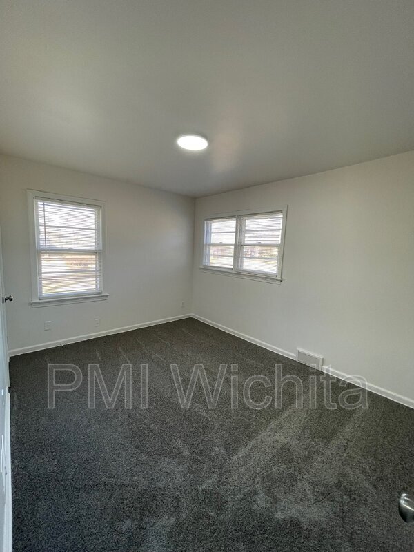 Foto del edificio - 6126 E Harry St
