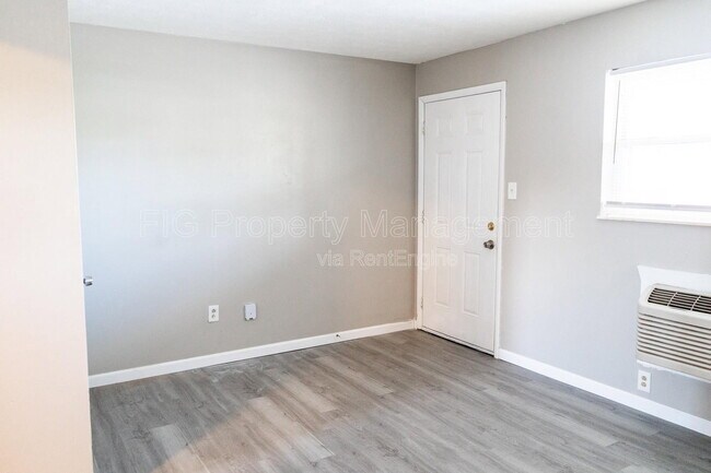 Foto del edificio - 4834 Scheel Rd