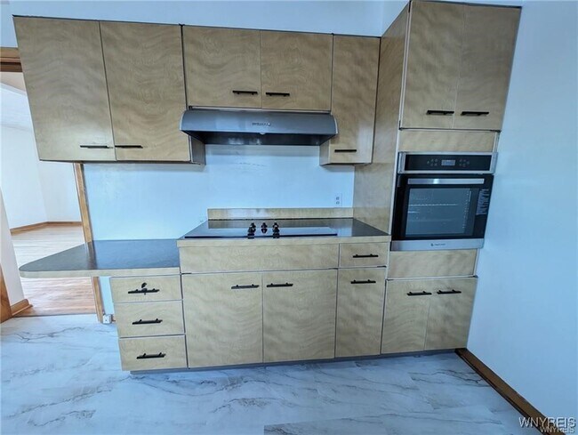 Foto del edificio - 130 Alberta Dr