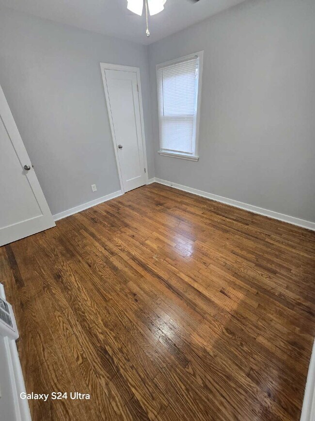 Building Photo - 325 S Marguerite Ave