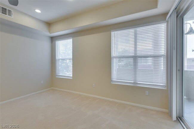 Foto del edificio - 50 E Serene Ave