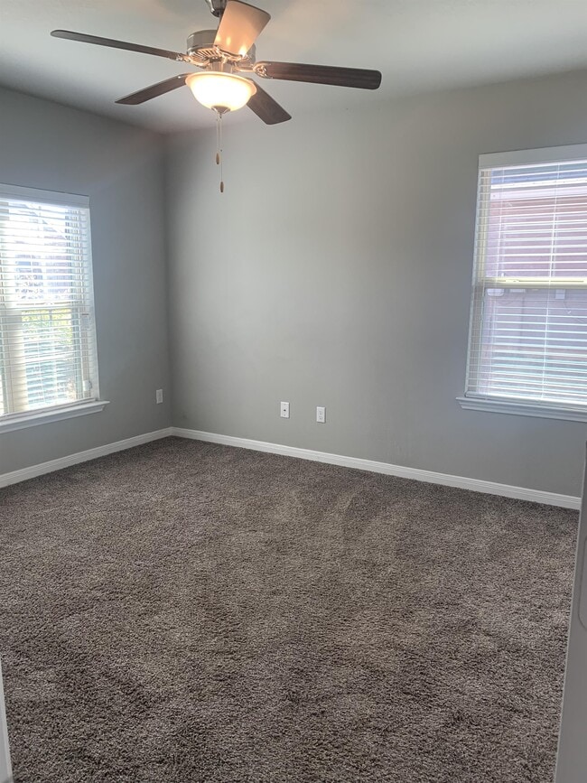 Building Photo - 8302 Pleasant Trail Dr