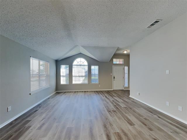 Foto del edificio - 6002 Flyers Ln