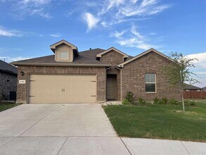 Building Photo - 8400 High Hl Dr
