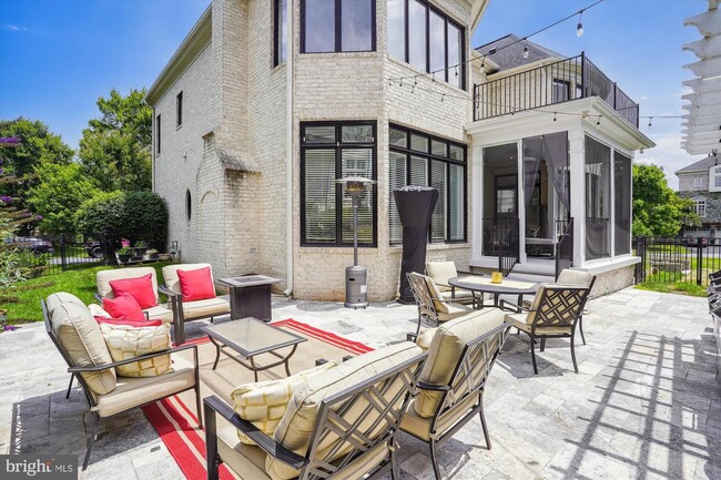 Building Photo - 18275 Riviera Way