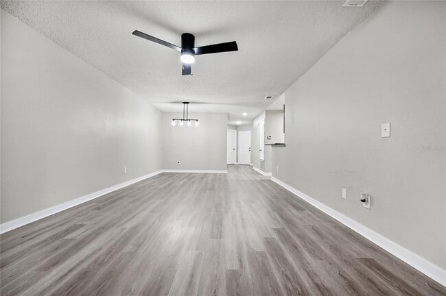 Building Photo - 7865 Sugar View Ct
