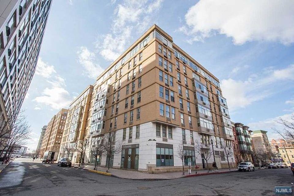 10 Regent St, Jersey City, NJ 07302 Condo for Rent in Jersey City, NJ