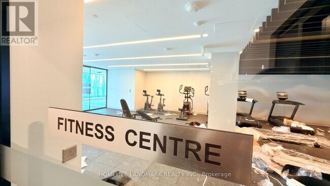 Building Photo - 1037 The Queensway