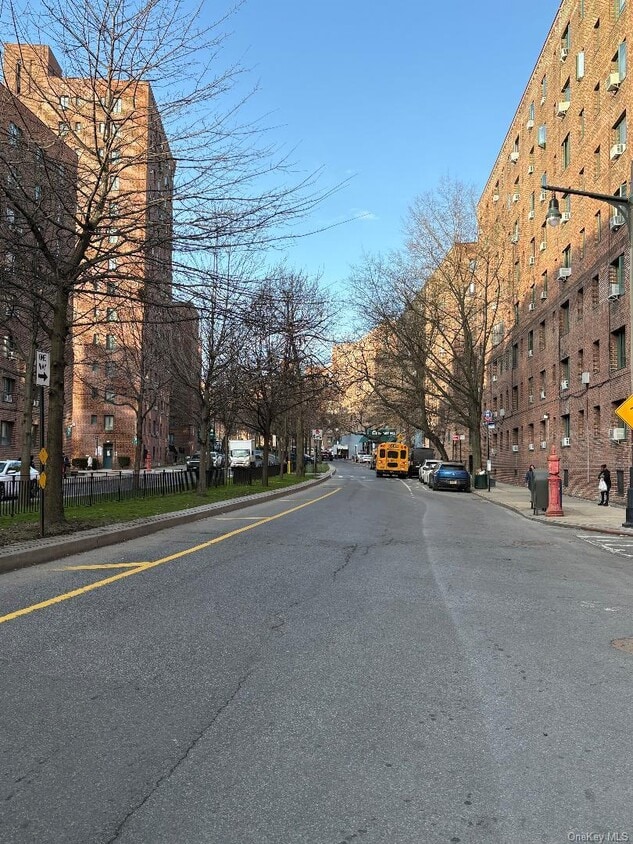 Building Photo - 1591 Metropolitan Ave