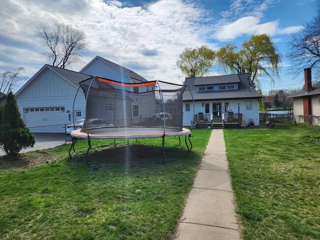 Building Photo - 111 N Emerald Dr