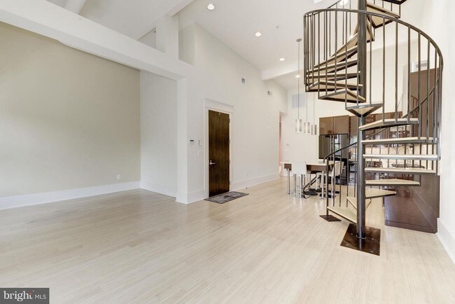 Foto del edificio - 1617 Swann St NW