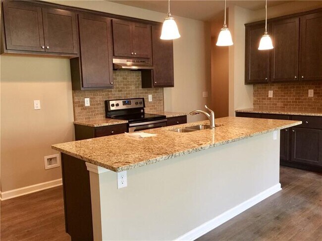 Foto del edificio - 3102 Cedar Glade Ln NE