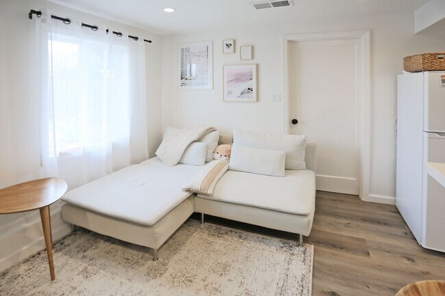 Foto del edificio - Furnished, garden 1BR/1BA In-Law in the Su...