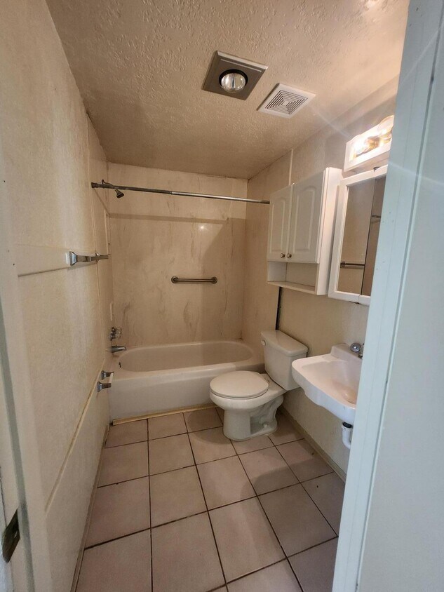 Foto del edificio - 221 Maple St NE