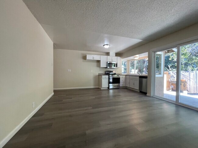 Building Photo - 361 Inverness Dr