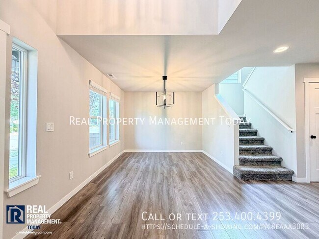 Building Photo - 362 Bondgard Ave E