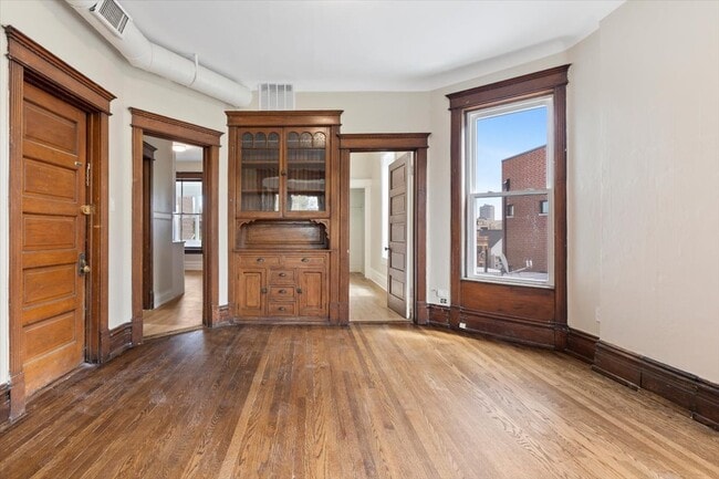 Foto del edificio - 3751 N Clifton Ave