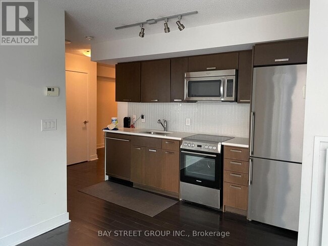 Photo du bâtiment - 295 Adelaide St W