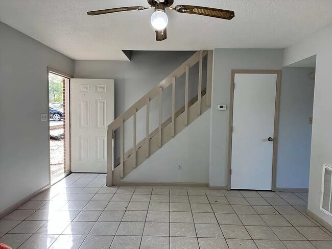 Building Photo - 1661 Forest Dr