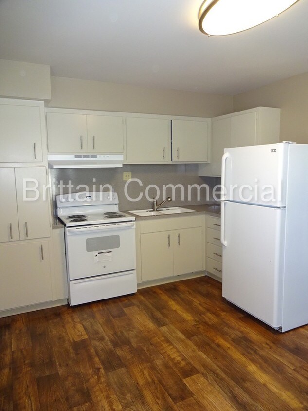 Primary Photo - 828 4th St