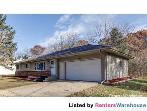 Primary Photo - 7772 Lake Dr