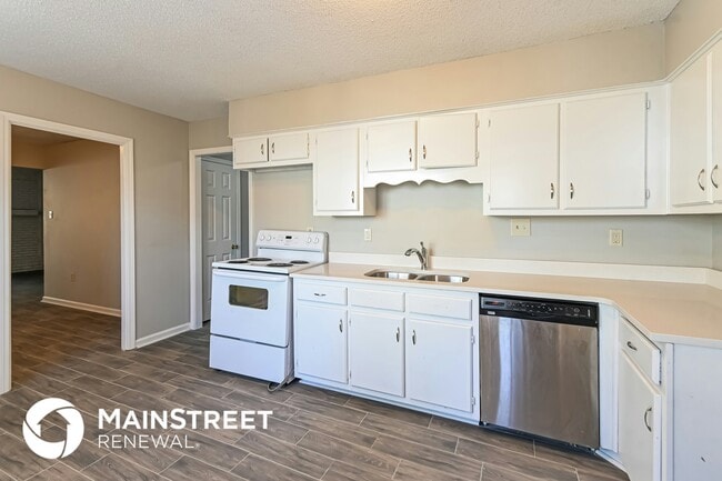 Building Photo - 4495 Bonnie Brae Dr