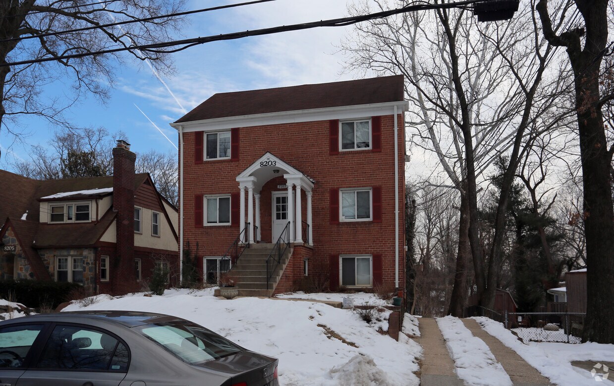 Building Photo - 8203 Garland Ave