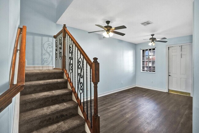 Foto del edificio - 21403 NW 13th Ct