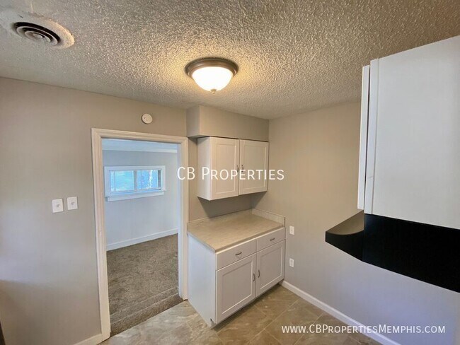 Building Photo - 3731 Deerwood Cove