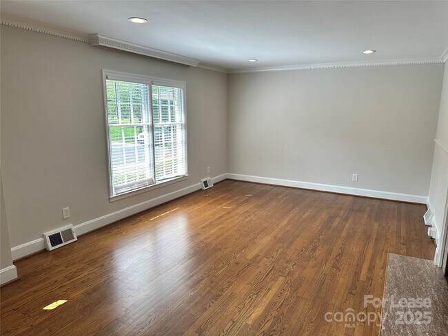 Foto del edificio - 2518 Westfield Rd