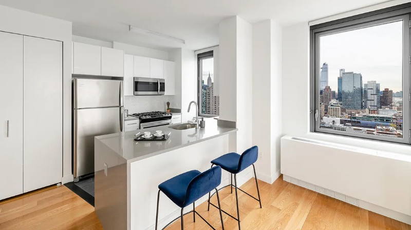 Primary Photo - 606 W 57th St