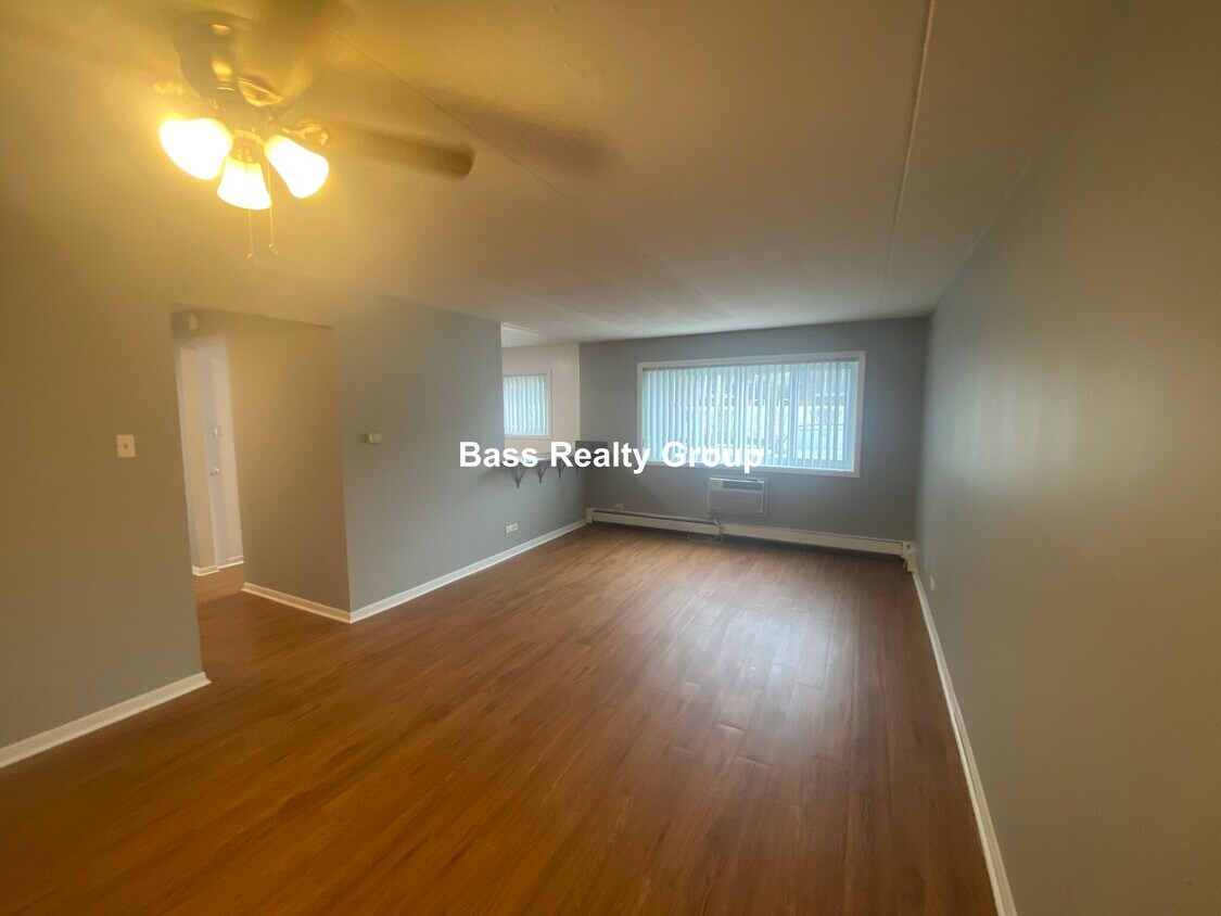 Primary Photo - 10739 Keating Ave