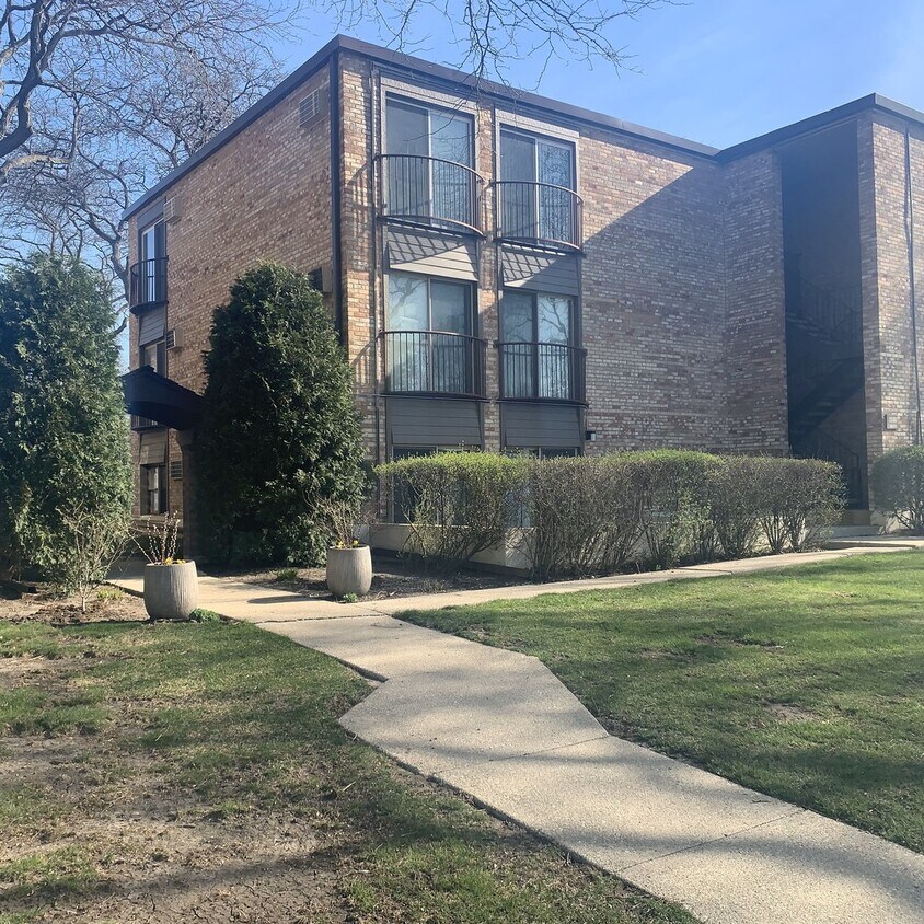 Foto principal - 1930 Cherry Ln