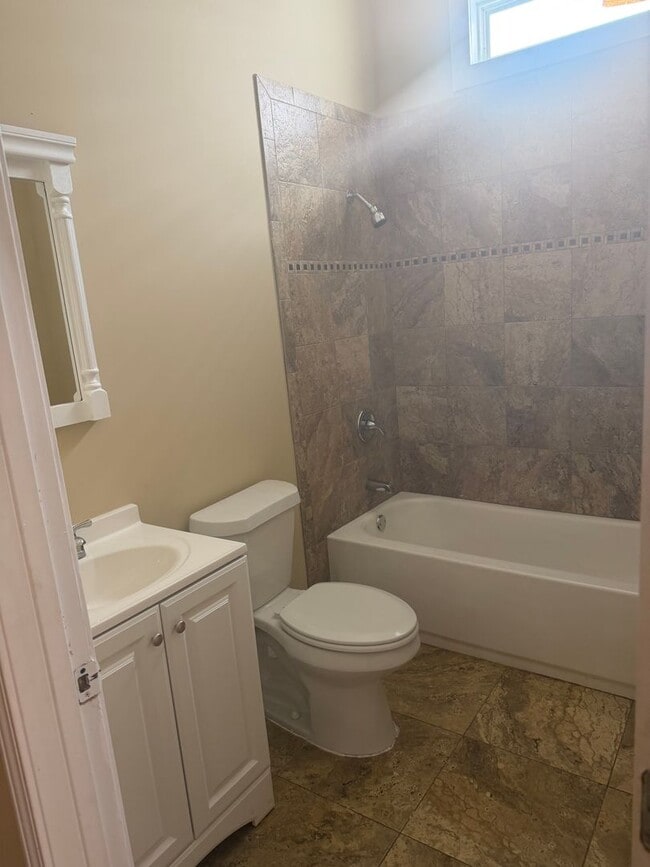 Building Photo - 2316-2318Third